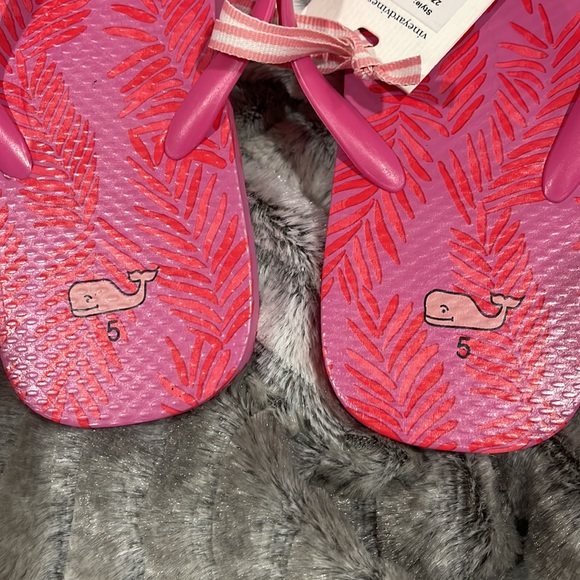 Vineyard Vines Flip Flops NWT painted palm raspberry rose size 5 - Picture 8 of 8